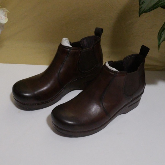 dansko women's frankie ankle bootie